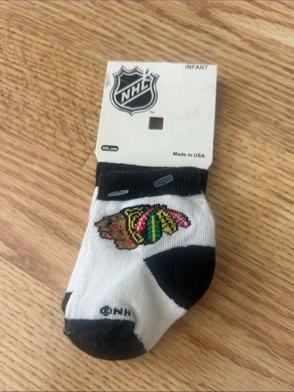 New! NHL Infant Hockey Chicago Black Hawks Logo Crew Socks (2 pair)